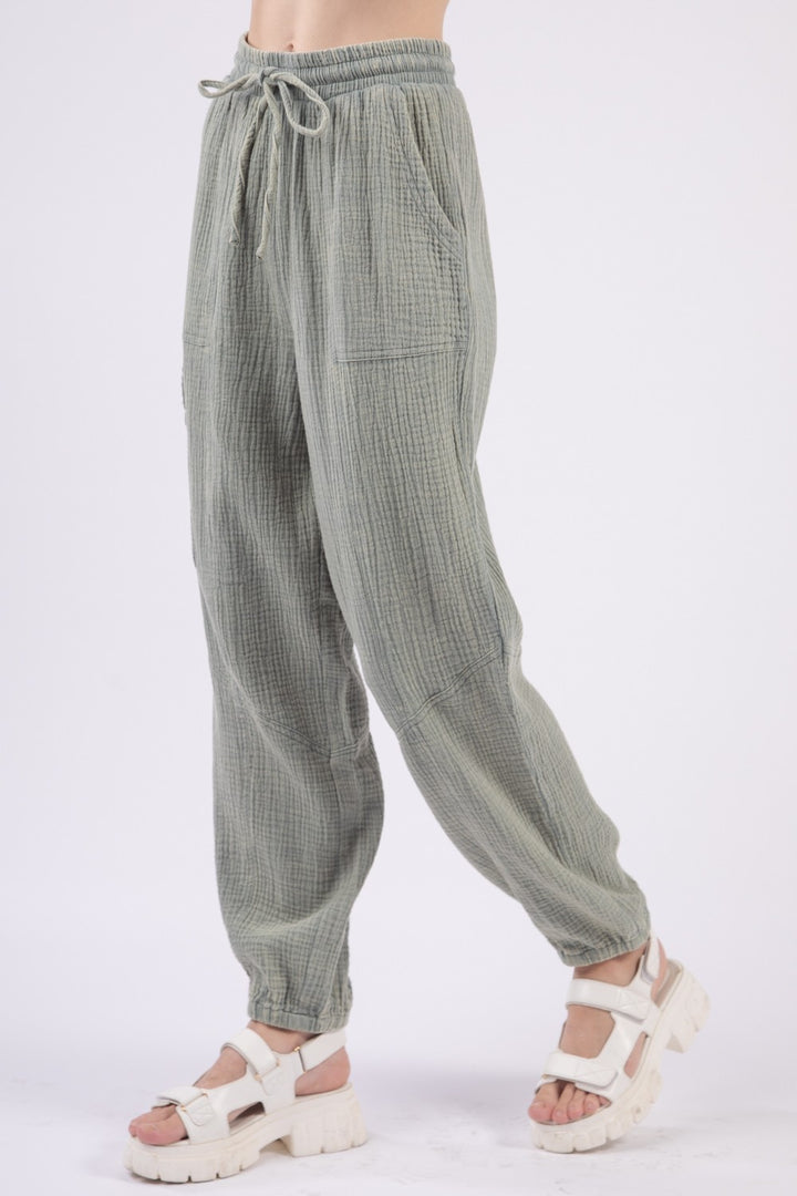 It’s a Breeze Washed Woven Crinkle Gauze Drawstring Cargo Pants in Sage