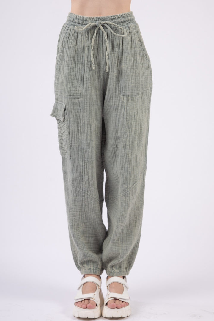 It’s a Breeze Washed Woven Crinkle Gauze Drawstring Cargo Pants in Sage