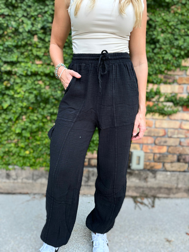 It’s a Breeze Washed Woven Crinkle Gauze Drawstring Cargo Pants in Black