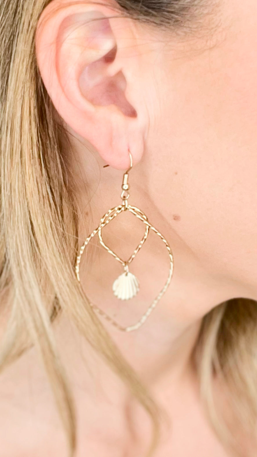 Shell Yeah Gold Earrings