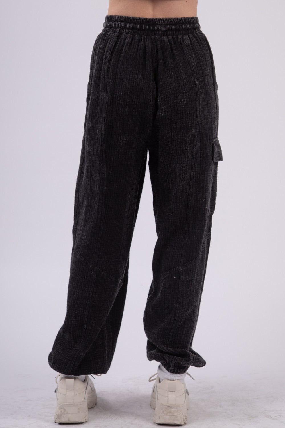 It’s a Breeze Washed Woven Crinkle Gauze Drawstring Cargo Pants in Black