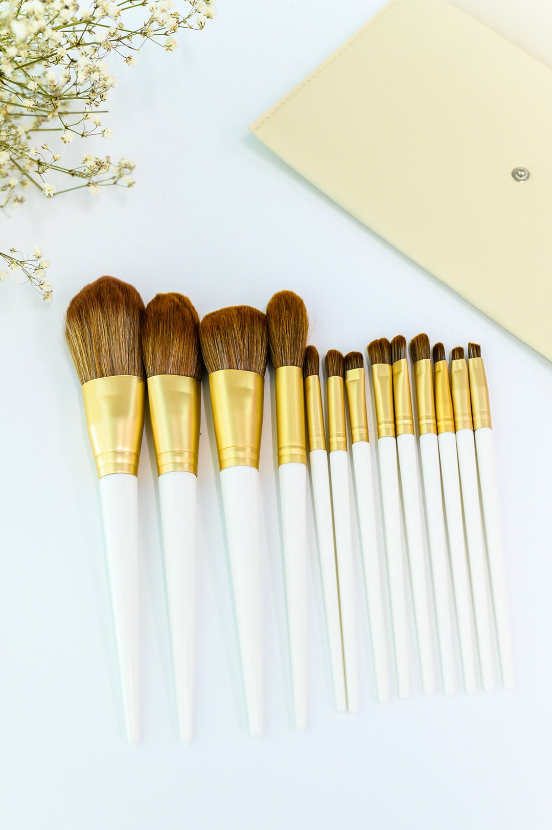 13 Piece Makeup Brush Kit with Case